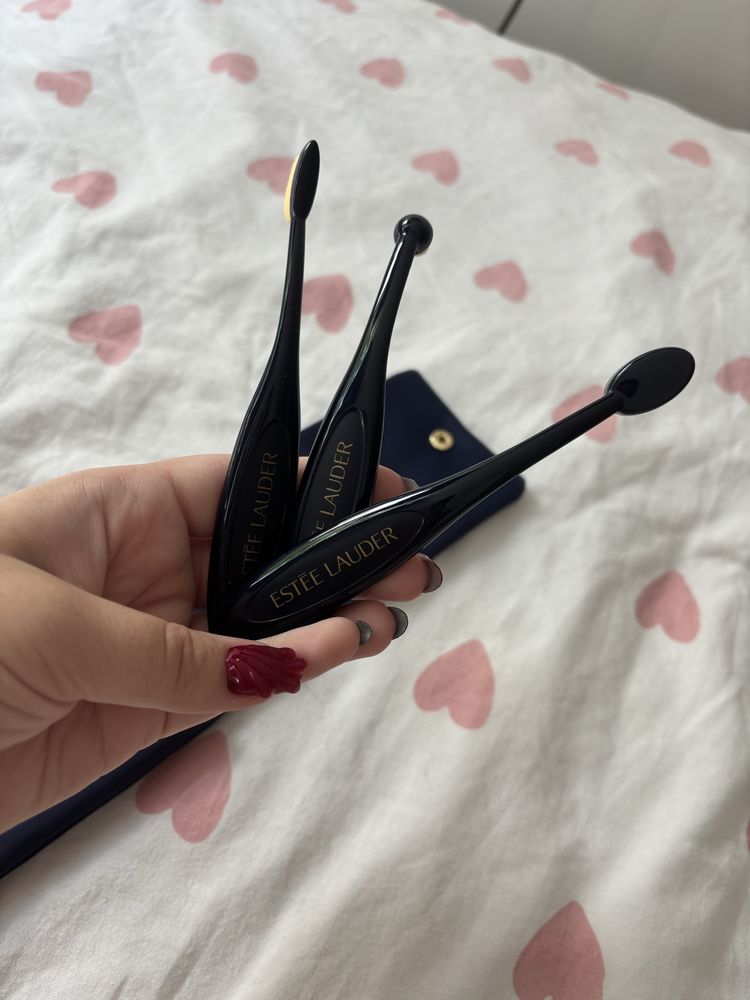 Nowe pędzle do makijażu Estée Lauder z etui