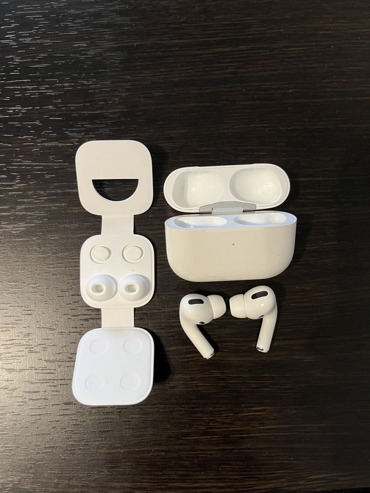 Наушники AirPods Pro