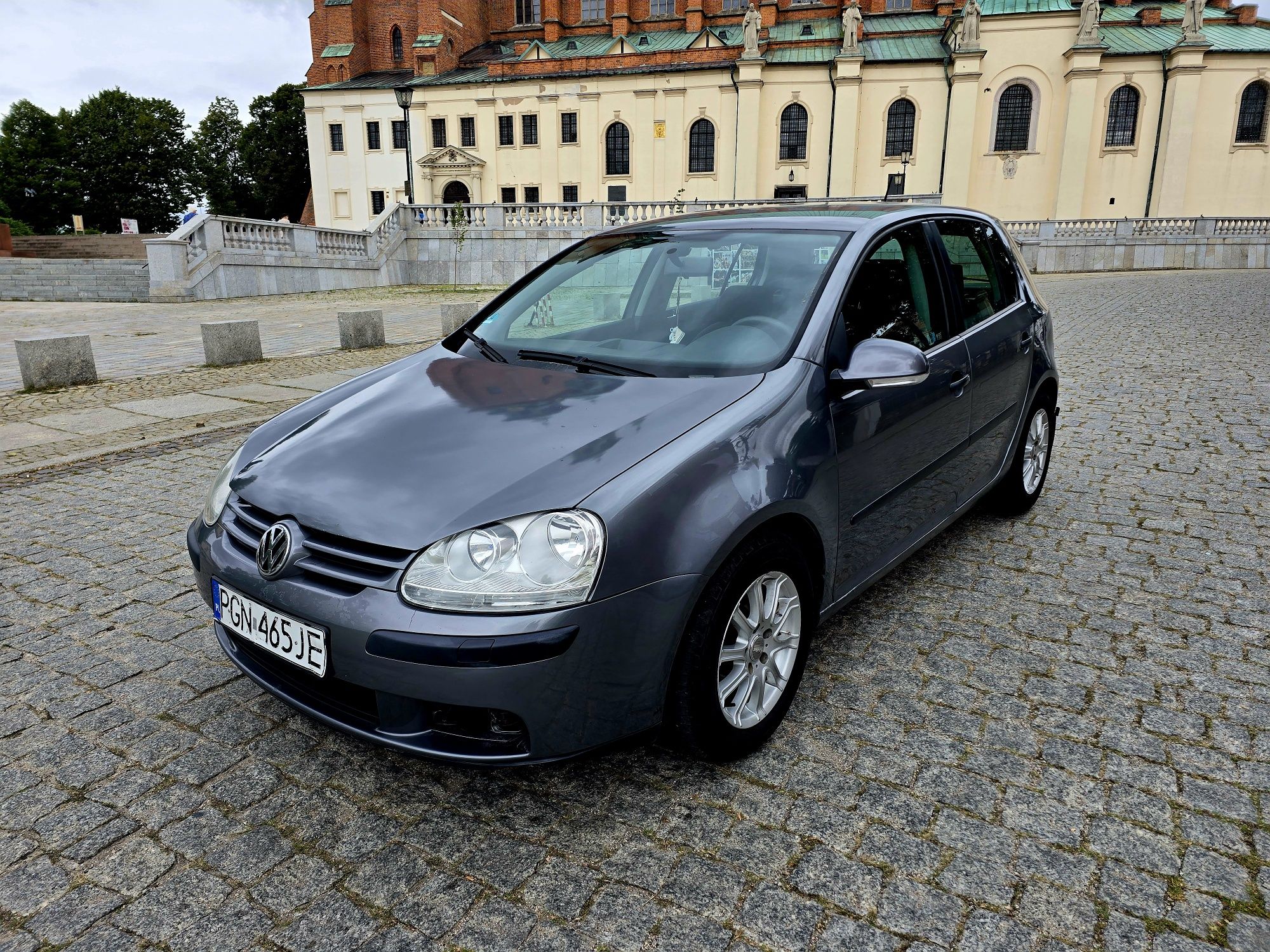 Sprzedam VW Golfa 5 1.6 MPI LPG KlimatyzacjaAlufelgiCzujnikiParktronic