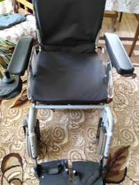 Wózek inwalidzki z napędem elektrycznym model SQUOD