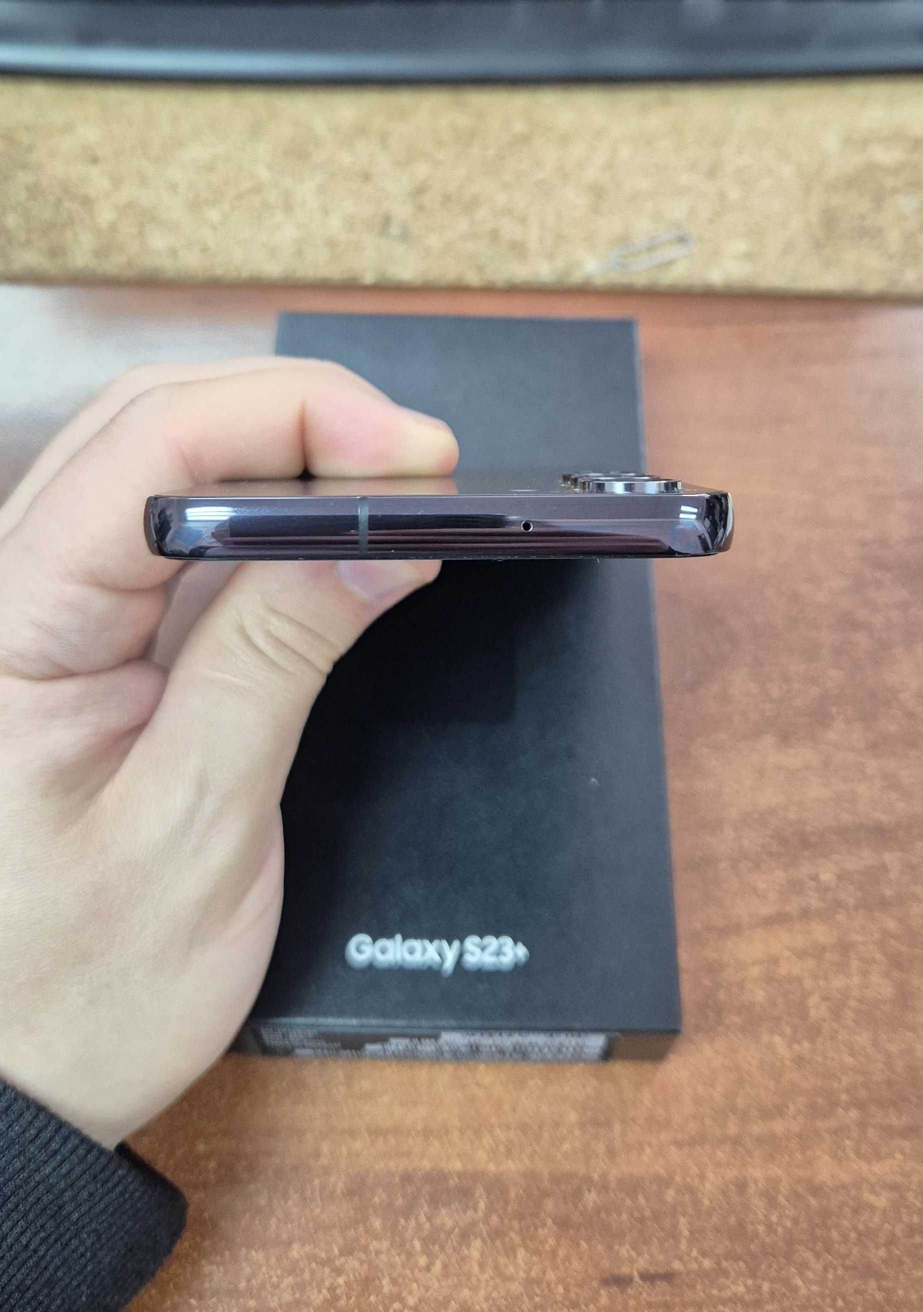 Смартфон Samsung Galaxy S23 Plus 8/256GB Phantom Black SM-S916BZKDSEK