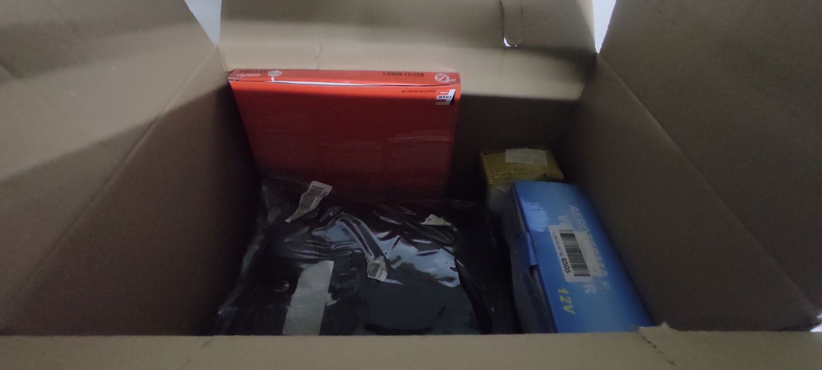 Paczka Amazon Nowe akcesoria samochodowe