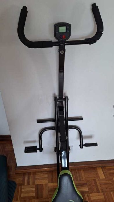 Máquina Fitness AB Booster plus, painel digital precisa reparo