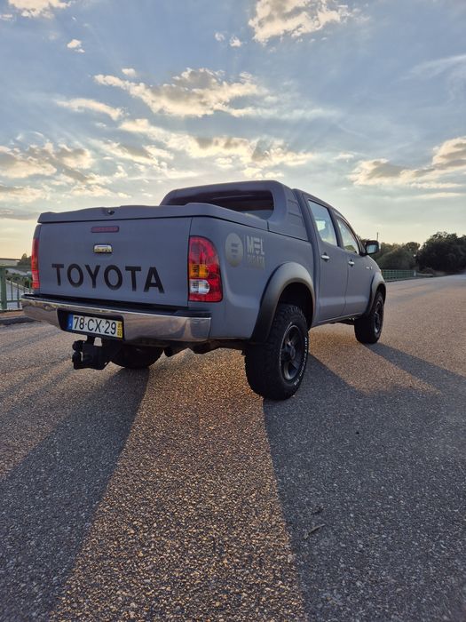 Toyota Hilux 3.0 D4D tracker