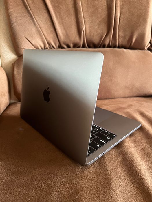 MacBook Pro 13 2016 ssd 500gb/ Touch Bar  Thunderbolt 3
