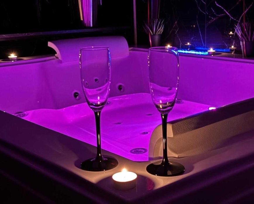 Stylowy Apartament z Wielką wanną z hydromasażem w centrum miasta!