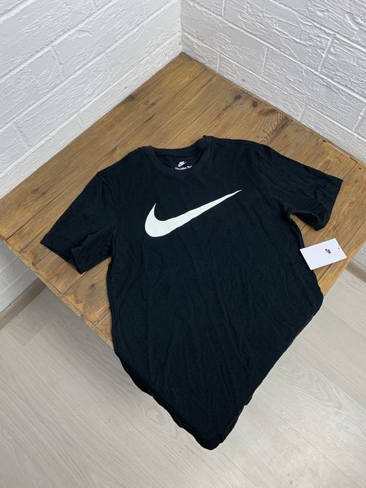 Новая мужская футболка Nike оригинал S черная