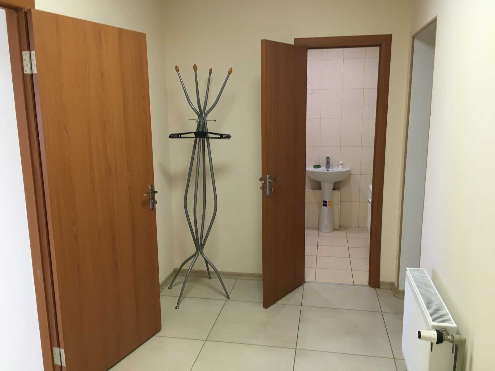 Сдам в аренду помещение 60 м2. Фасад Сахарова. Парковка. Зал 30м2.