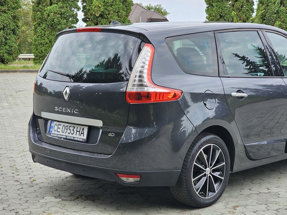 Renault scenic.