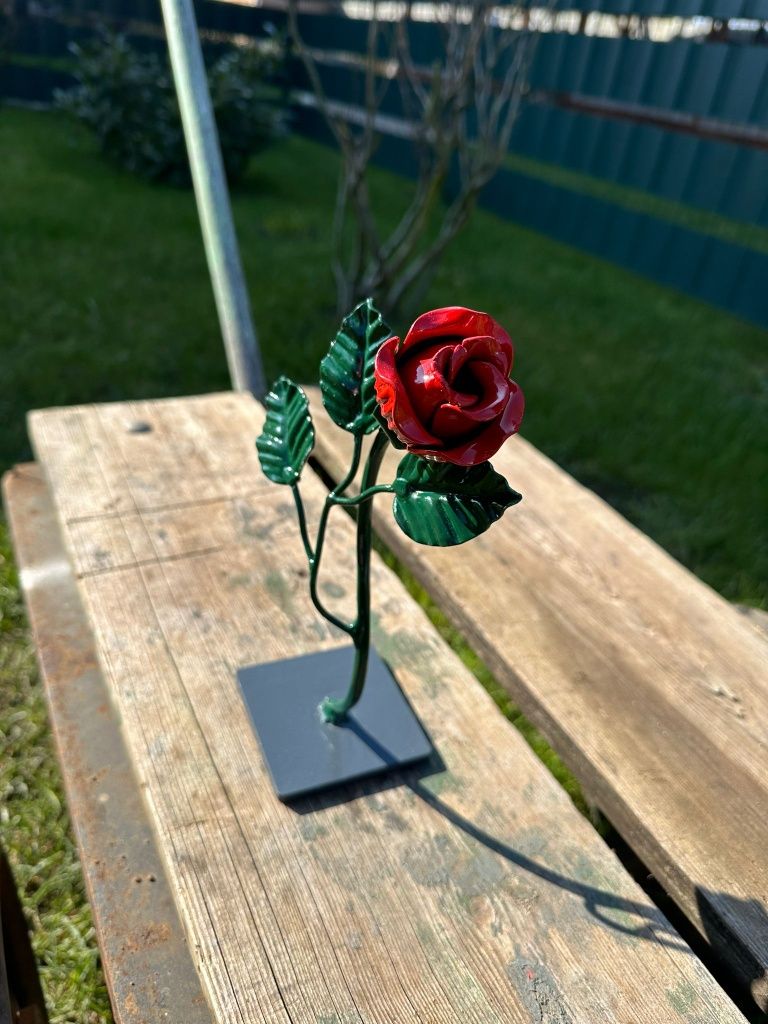 Róża z metalu 23 cm