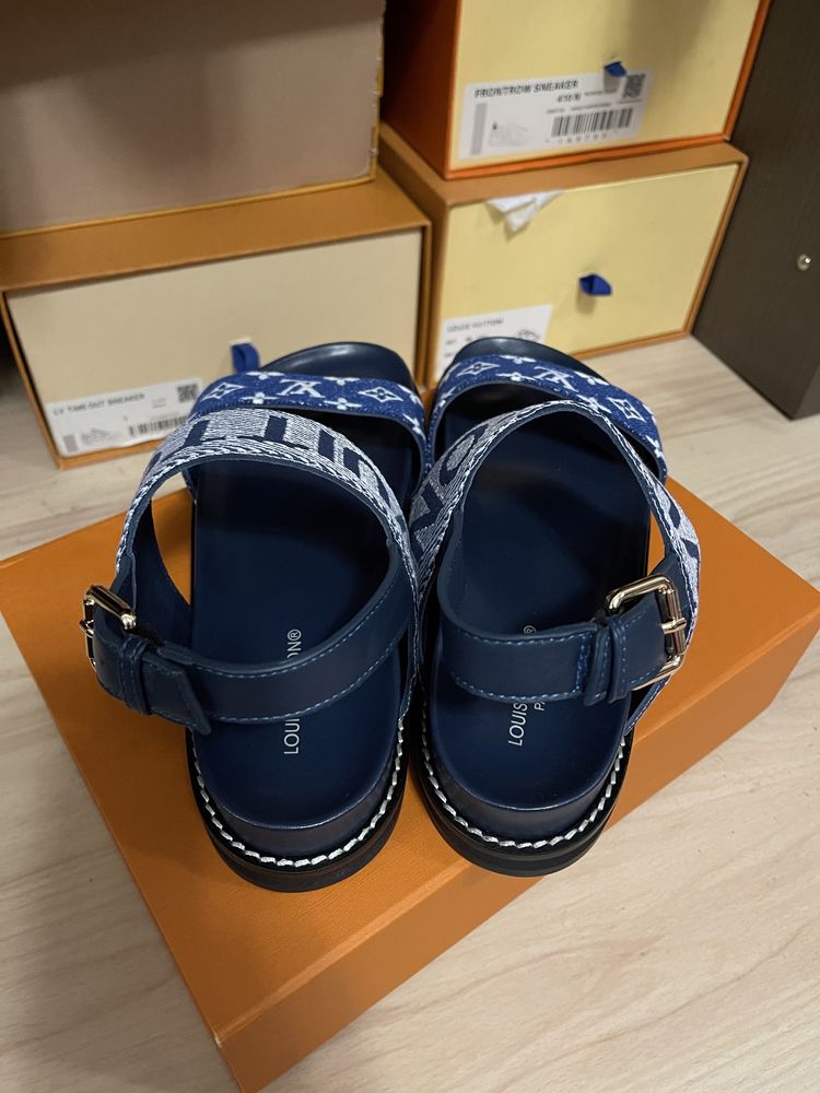 Босоніжки Louis Vuitton
