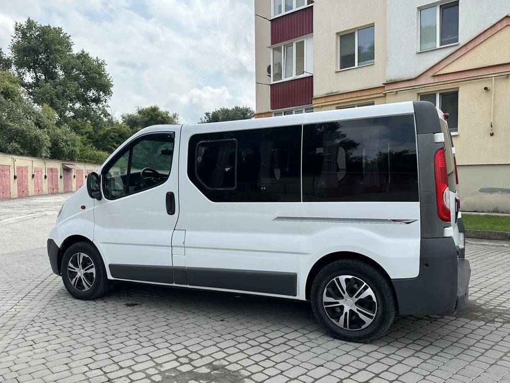 Опель Віваро 2.0TDI