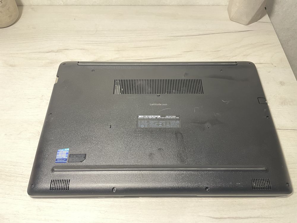 Dell Latitude 3500 15,6” | i5-8265U | 16GB DDR4| 256GB SSD m.2 Nvme
