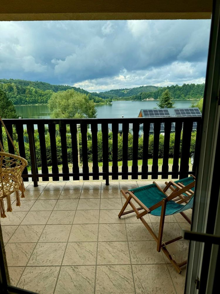 APARTAMENT nad jeziorem z widokiem na jezioro Solina Bieszczady