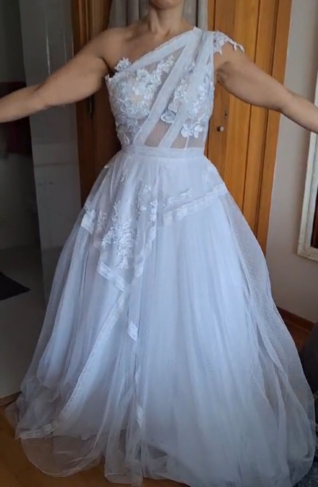 Vestido de noiva nunca usado, modelo exclusivo