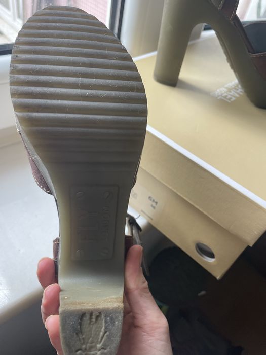 Sandalias fly london