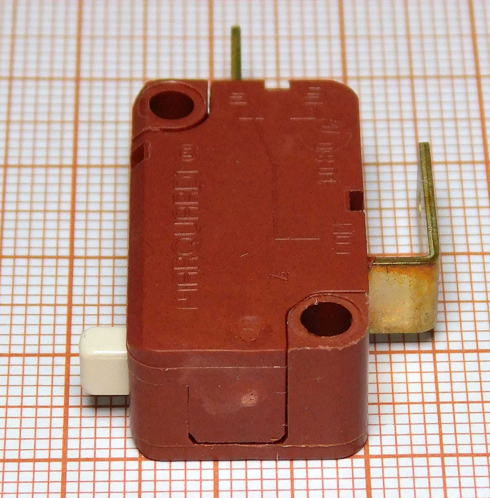 Przełącznik 16A 250V MARQUARDT MONO ROZŁĄCZNY [M16] - cena 2 sztuk