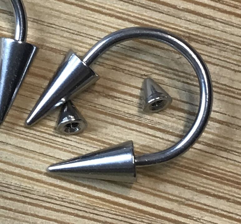 Kolczik podkowa 8x1.2mm  z dodatkowymi szrubamu