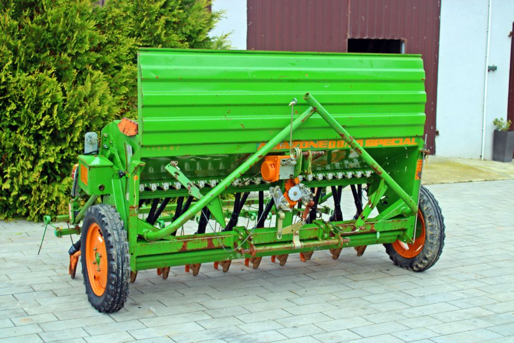 Siewnik do zboża 2,5 m AMAZONE D8 Siewnik zbożowy  SUPER STAN