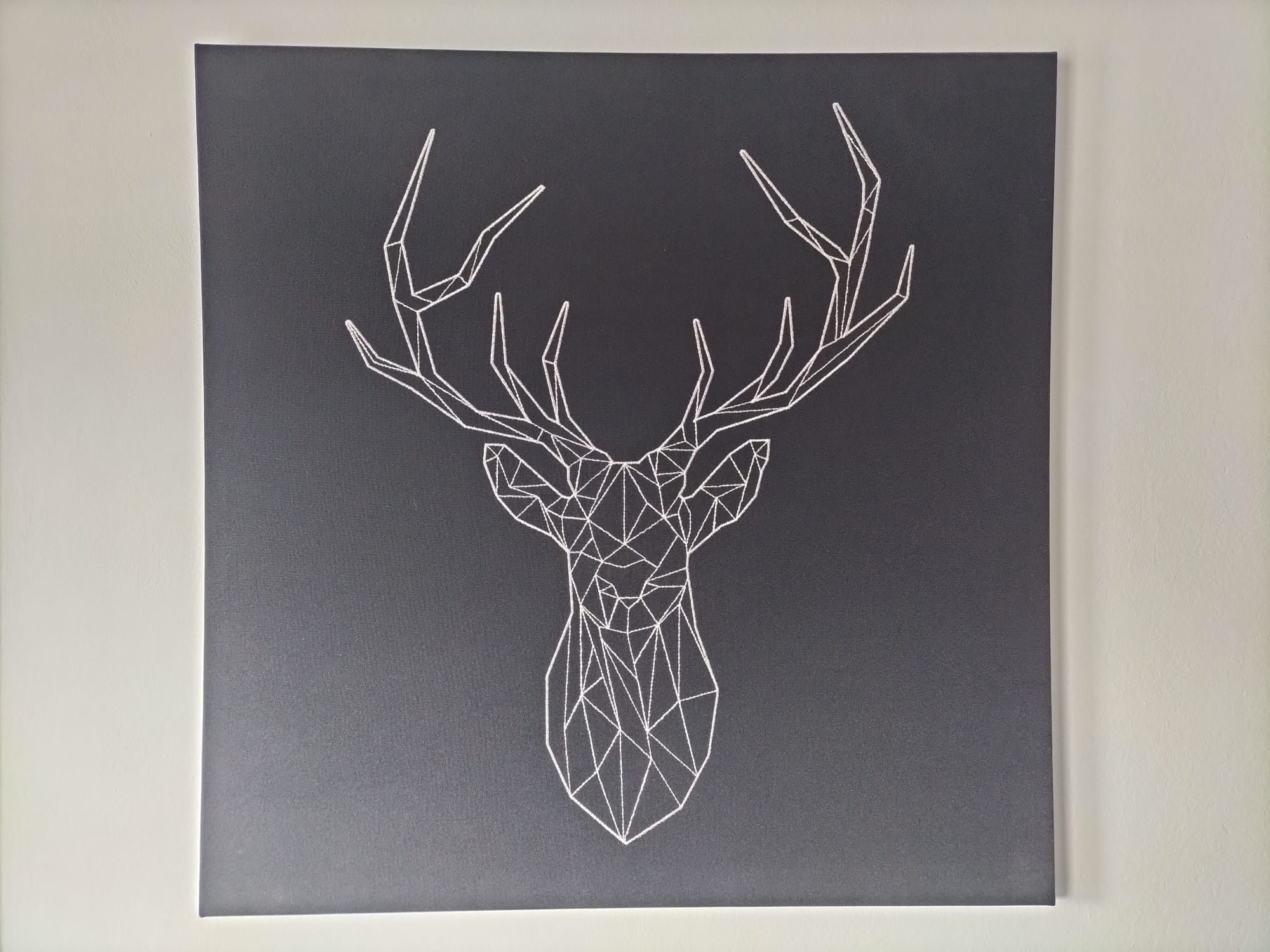 Quadro com veado bordado