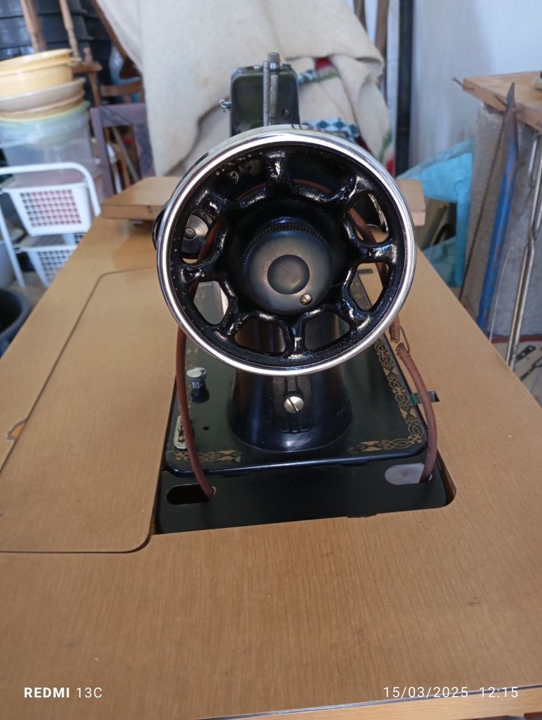 Máquina de costura Singer em excelente estado