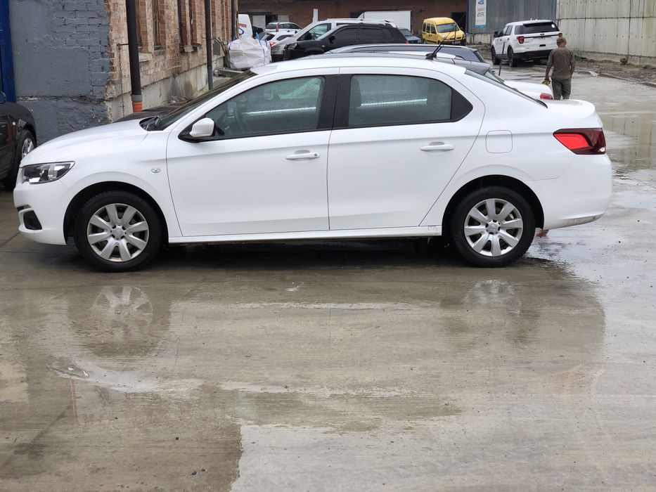 Оренда авто Peugeot 301, 1.2 бензин 3200 грн. в тиждень