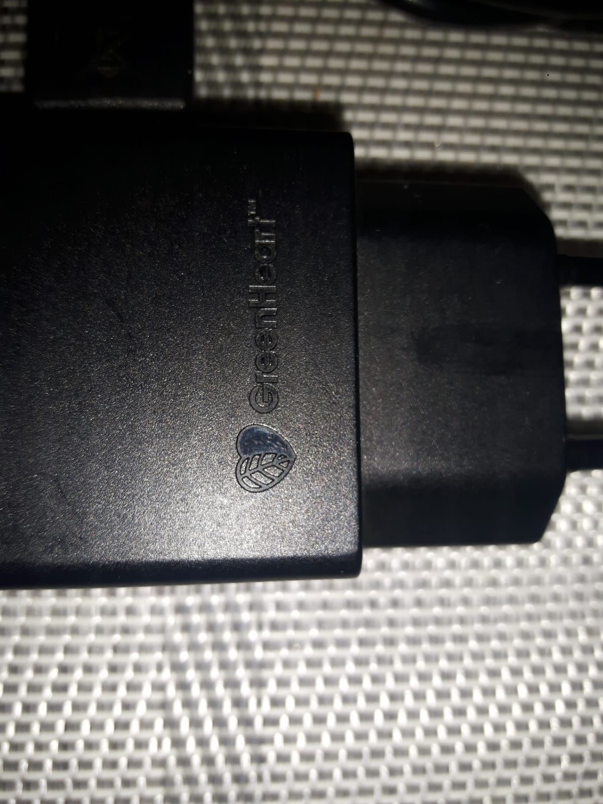 Ładowarka sieciowa Sony Ericsson z kablem microusb