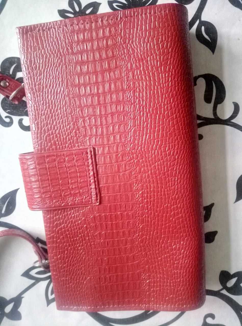 Продам женскую сумочку