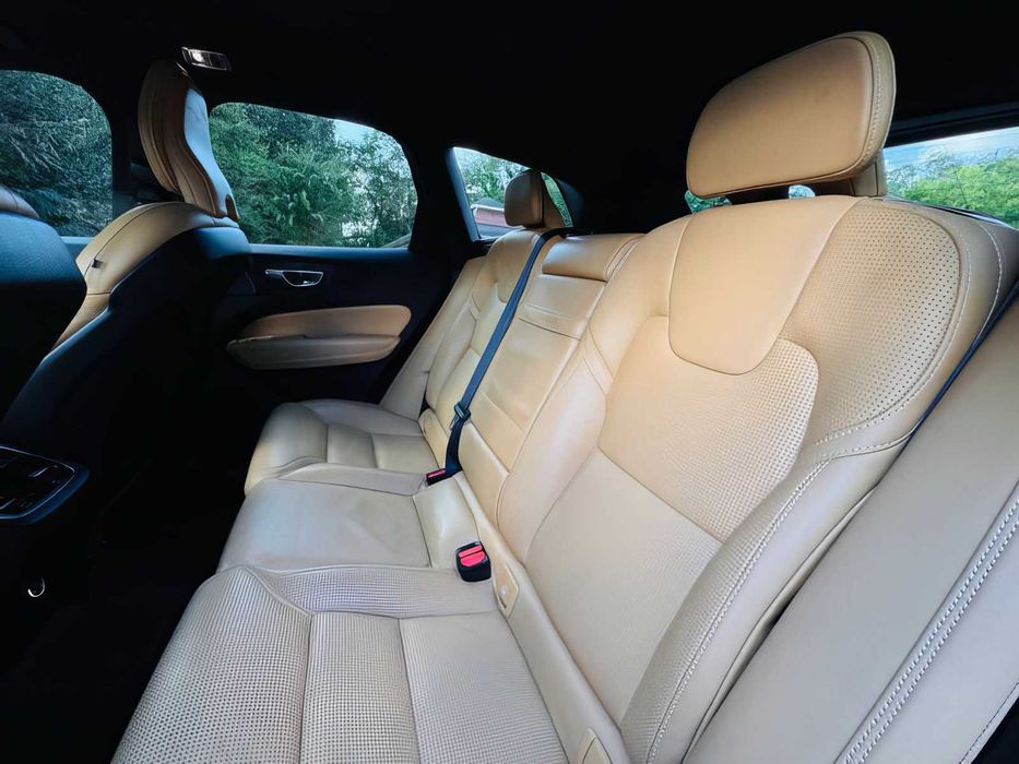 Volvo XC60      2019