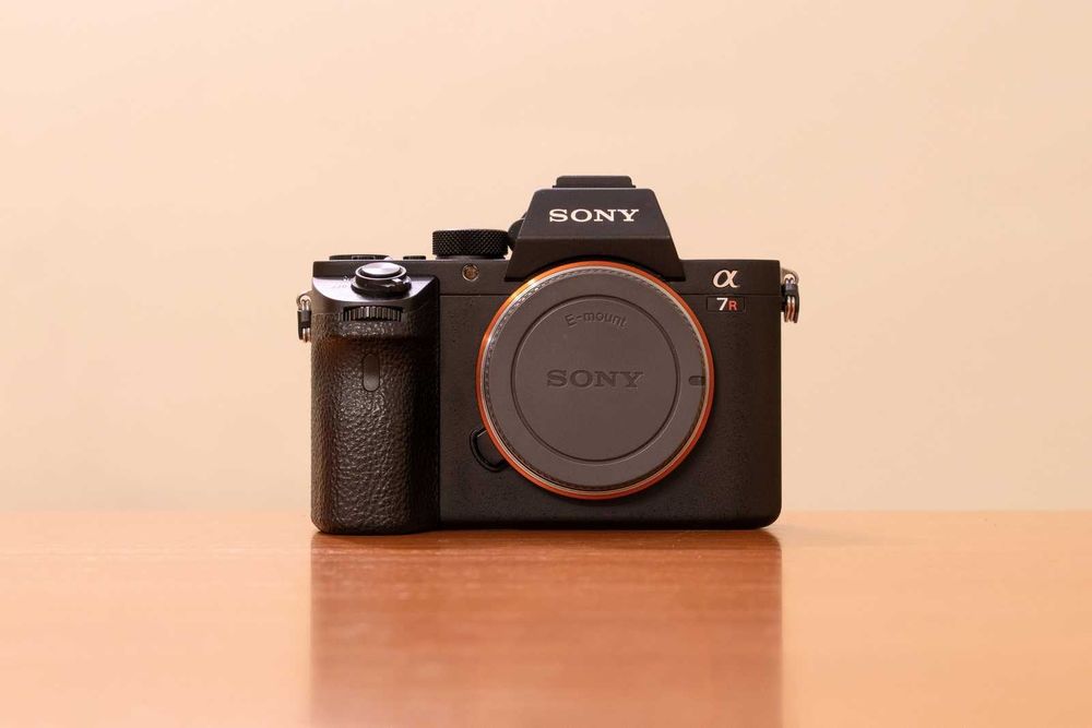 SONY A7R2 - como nova e sem marcas de uso
