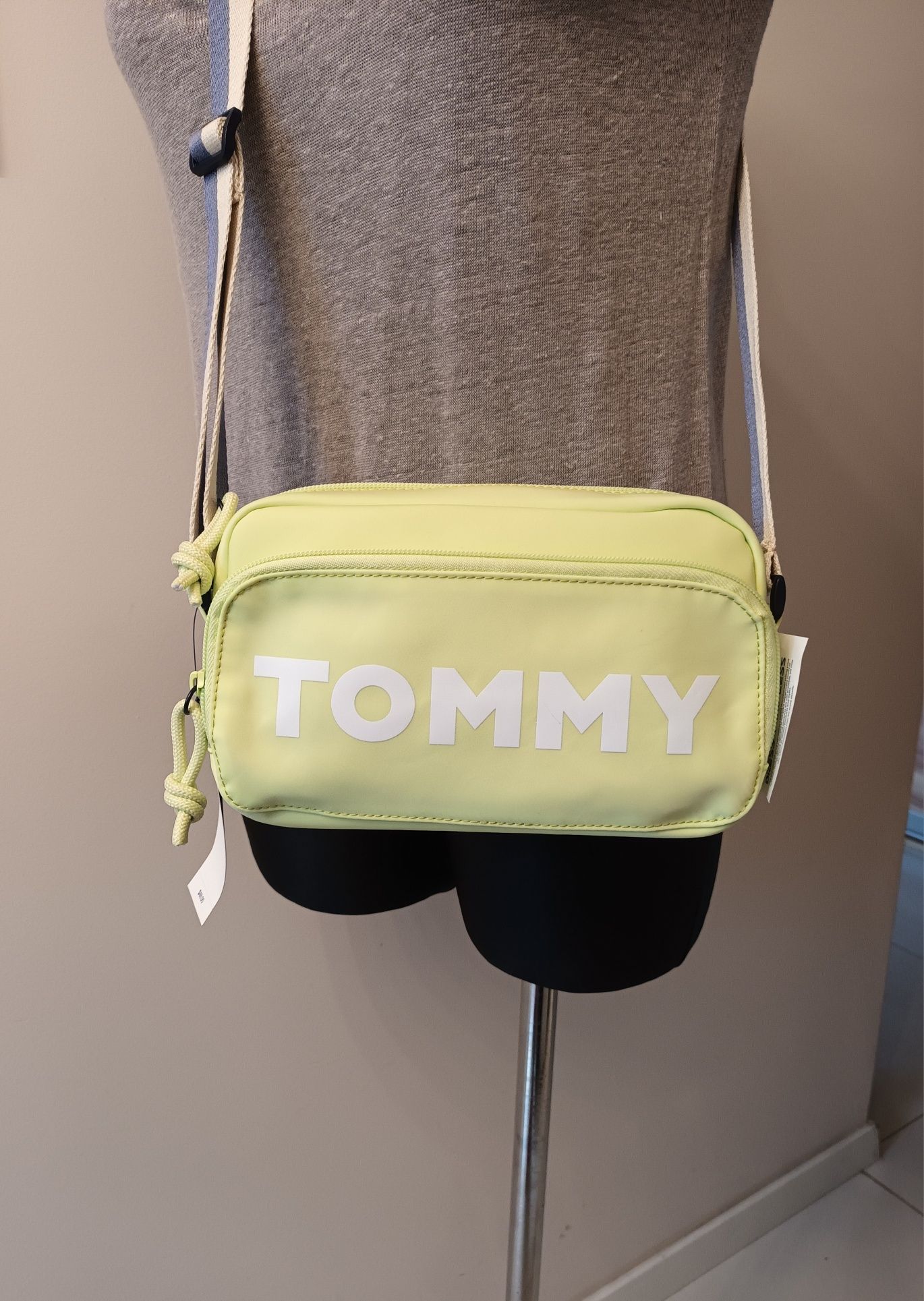 Tommy Hilfiger  Torebka Listonoszka  Oryginał