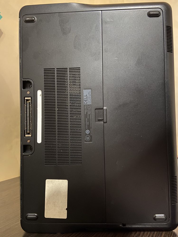 Ноутбук DELL E7240