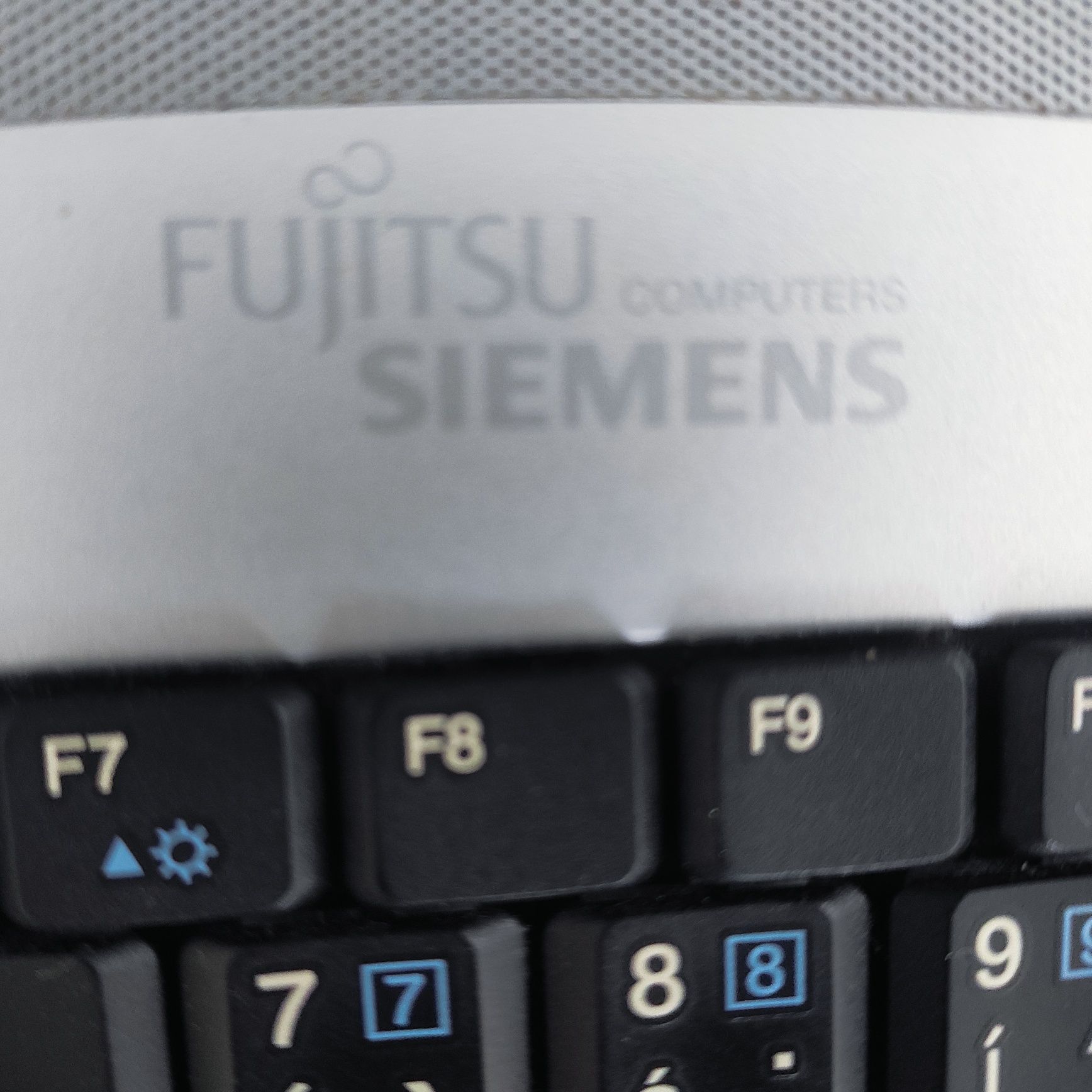 Продам ноутбук Siemens