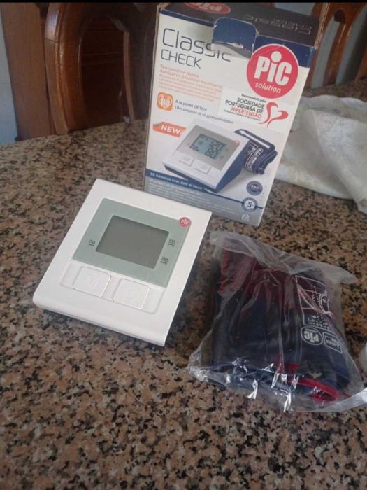 Máquina de medir tensão