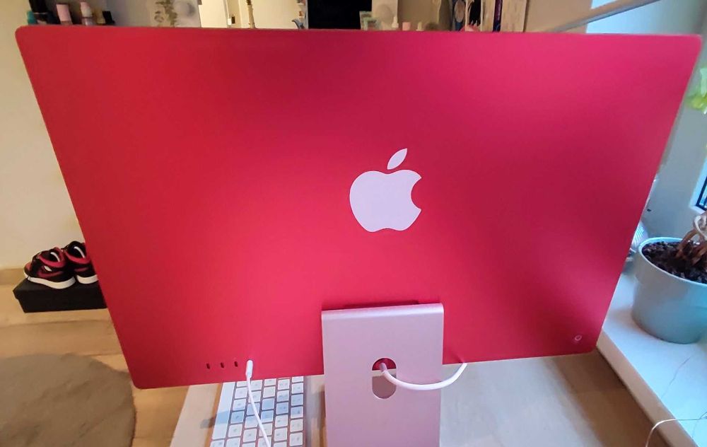 Apple iMac 24" Retina 4.5K (model MGPM3ZE/A) w kolorze różowym