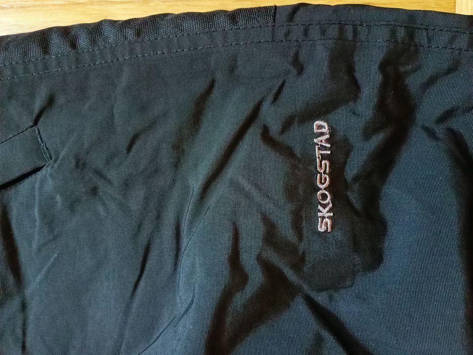 Spodnie narciarskie zimowe z szelkami rozmiar 140. Narty sanki ferie