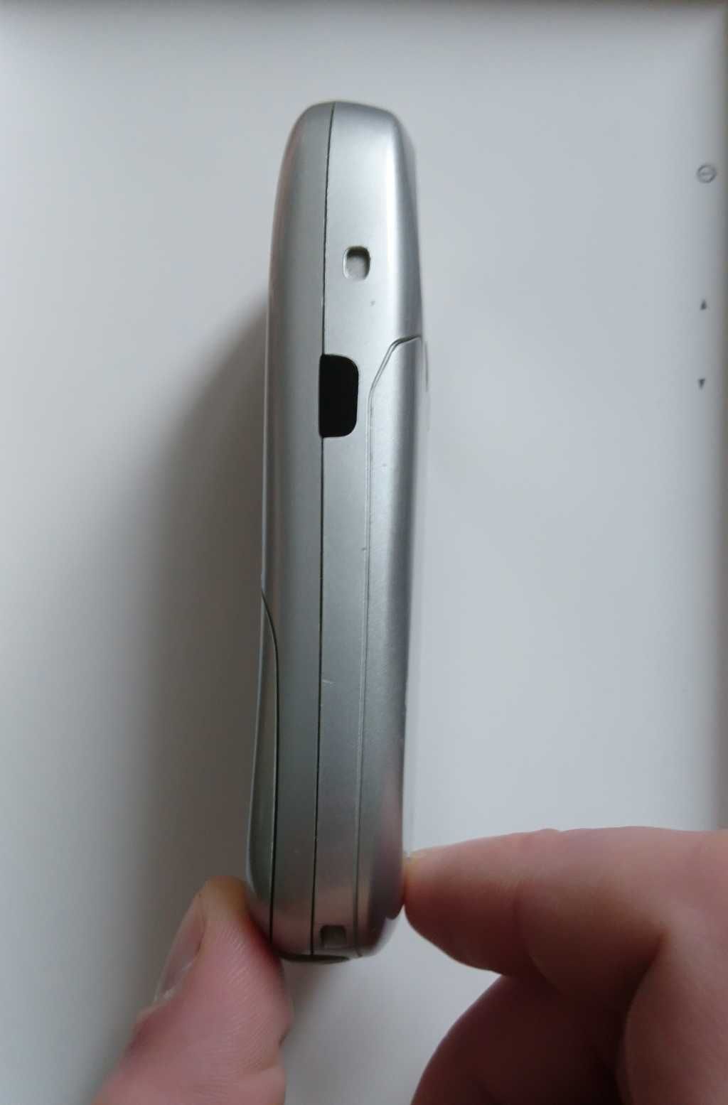 Stary telefon Mitsubishi Eclipse M320