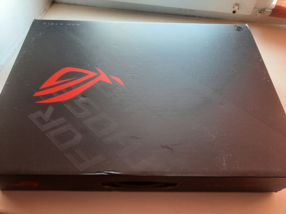 Продаю игровой ноутбук RogStrix Asus G513