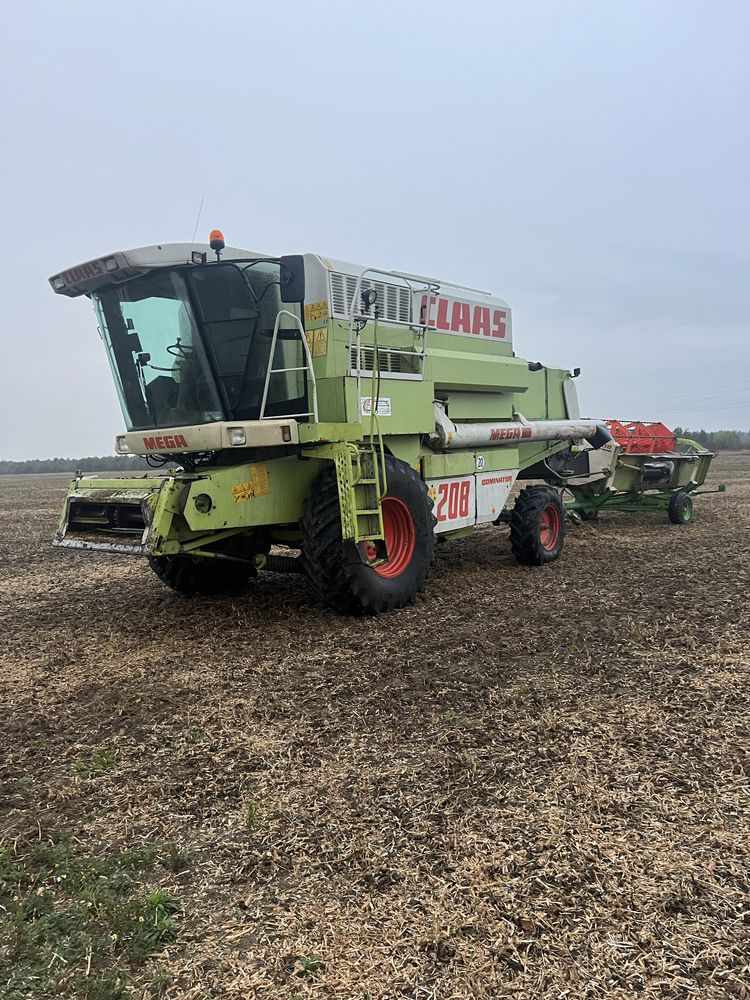 Комбайн claas mega 208 .клас мега