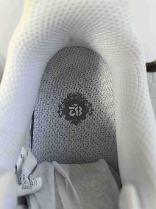 Damskie białe trampki Nike, rozmiar 39