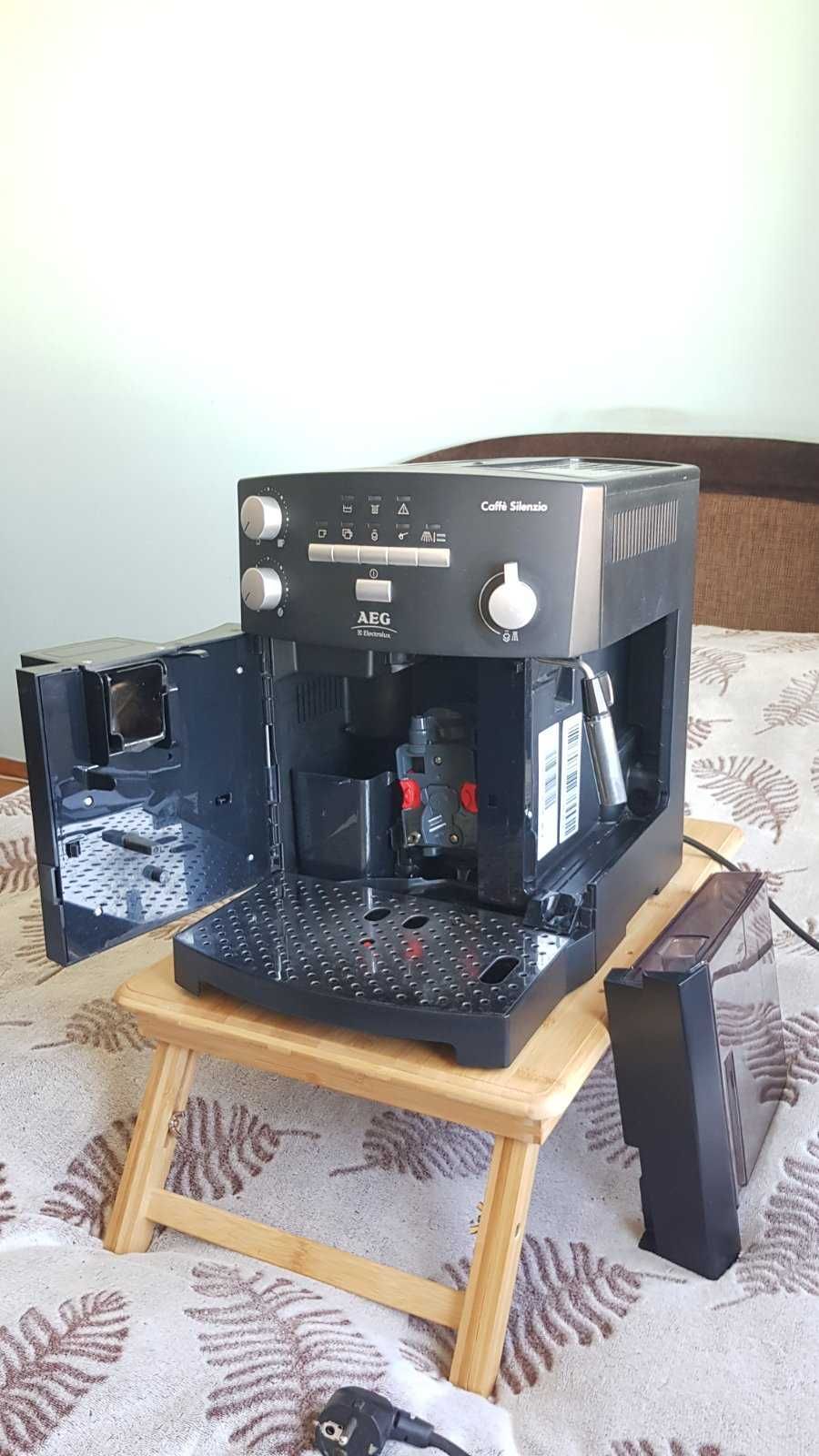 Кавомашина AEG Electrolux Caffe Silenzio CS5000 Кавоварка