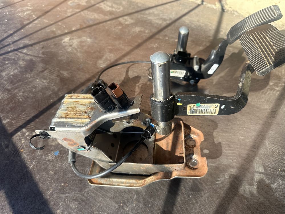 Педаль газу щеплення тормоза Nissan Murano Z50 02-08 18002ca100