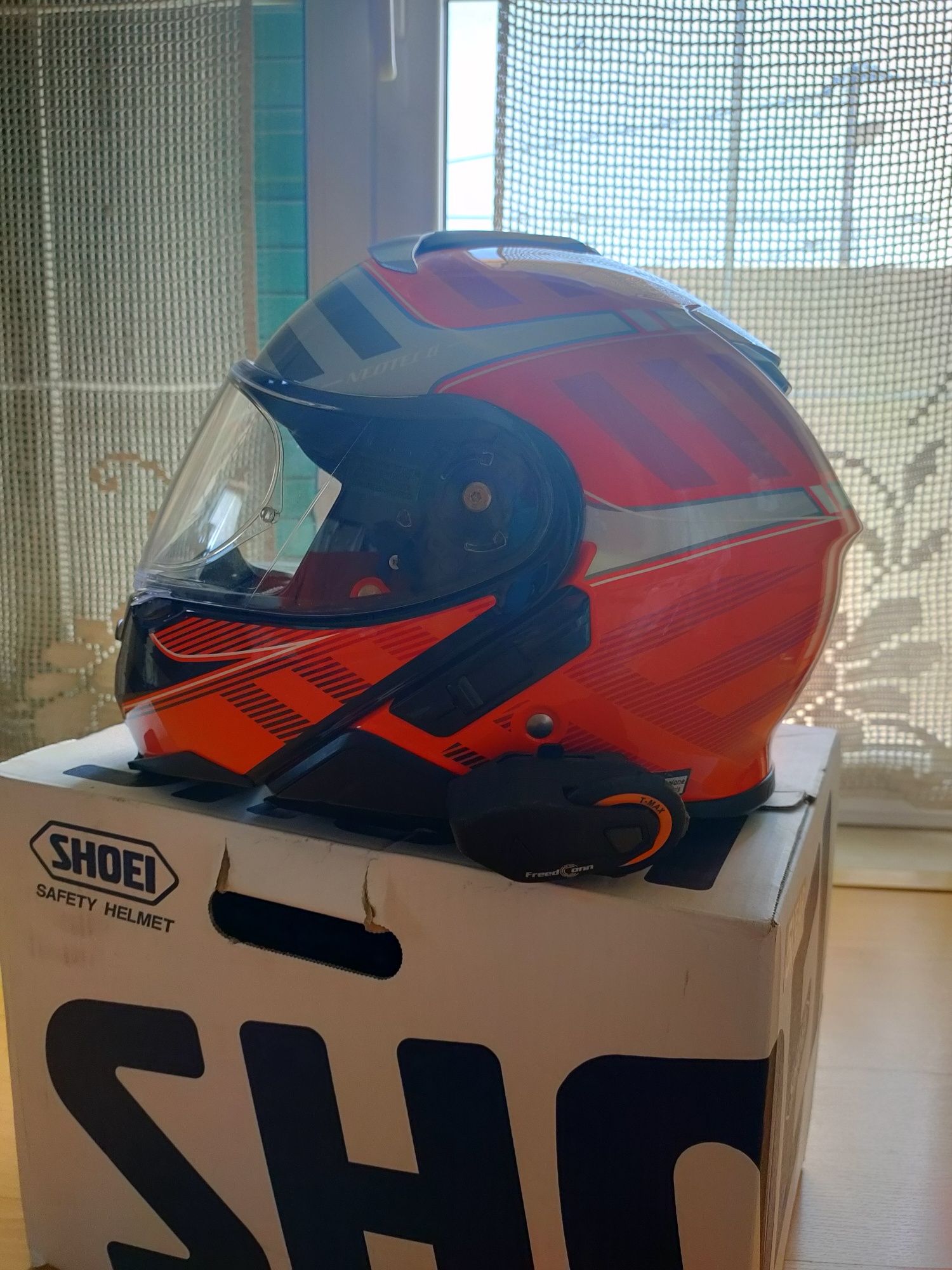 Shoei neotec II tc8