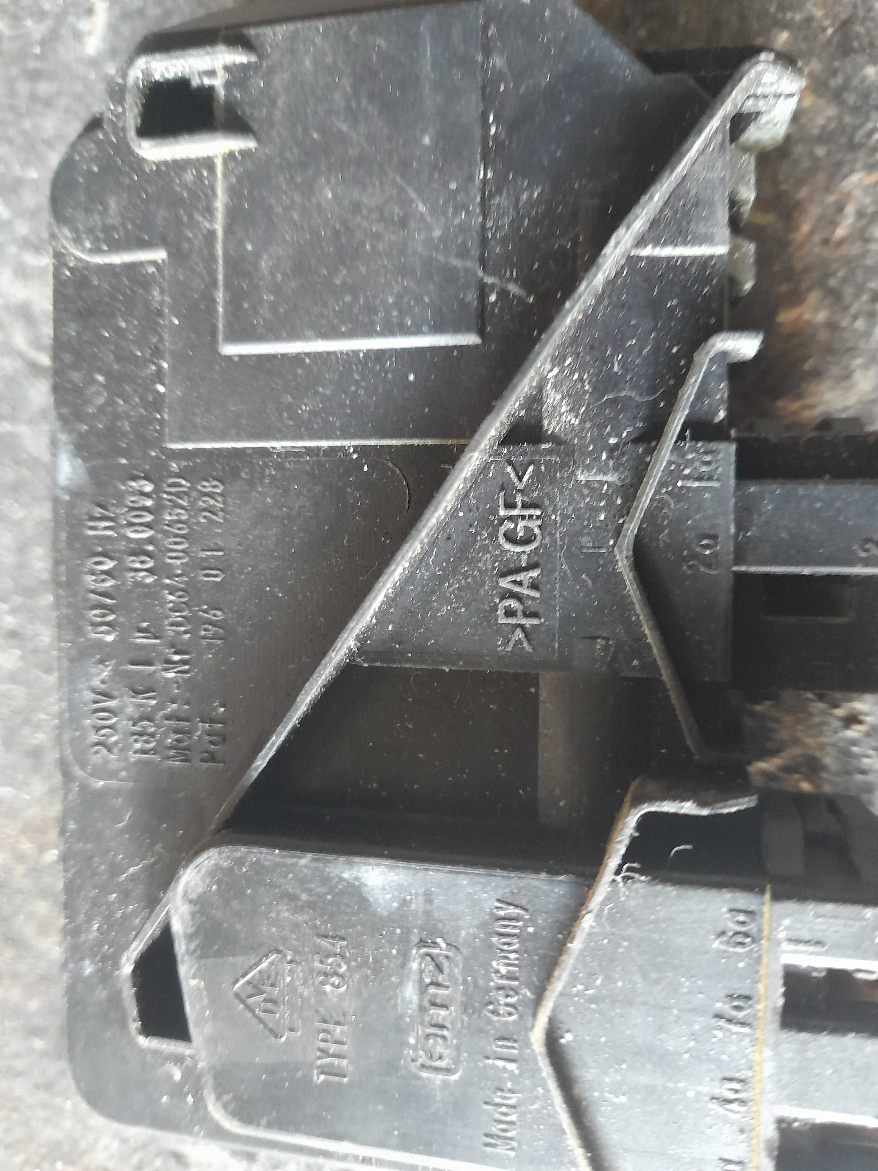 Fecho de uma porta de máquina de lavar de Marca JOCEL