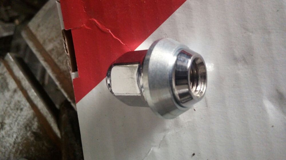 Nakretki koła alu alufelgi ford mondeo volvo 12X1,5