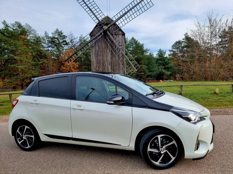 Toyota Yaris Salon PL Automat I wł niski przebieg