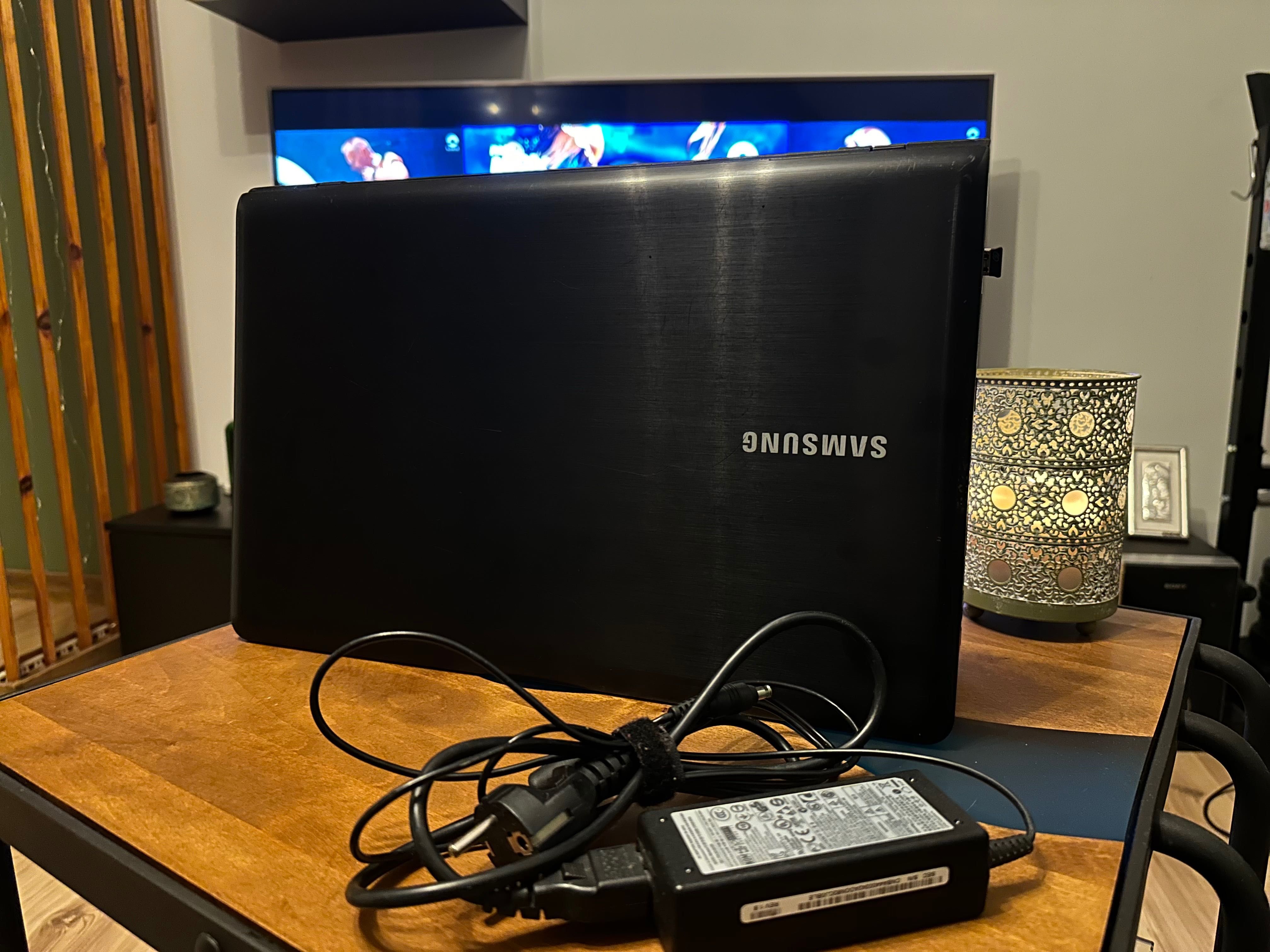 Laptop SAMSUNG 17,3’’, 16GB,  SSD 256GB, super parametry!