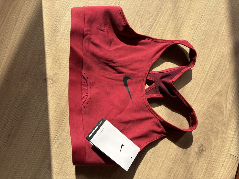 Спортивные топы