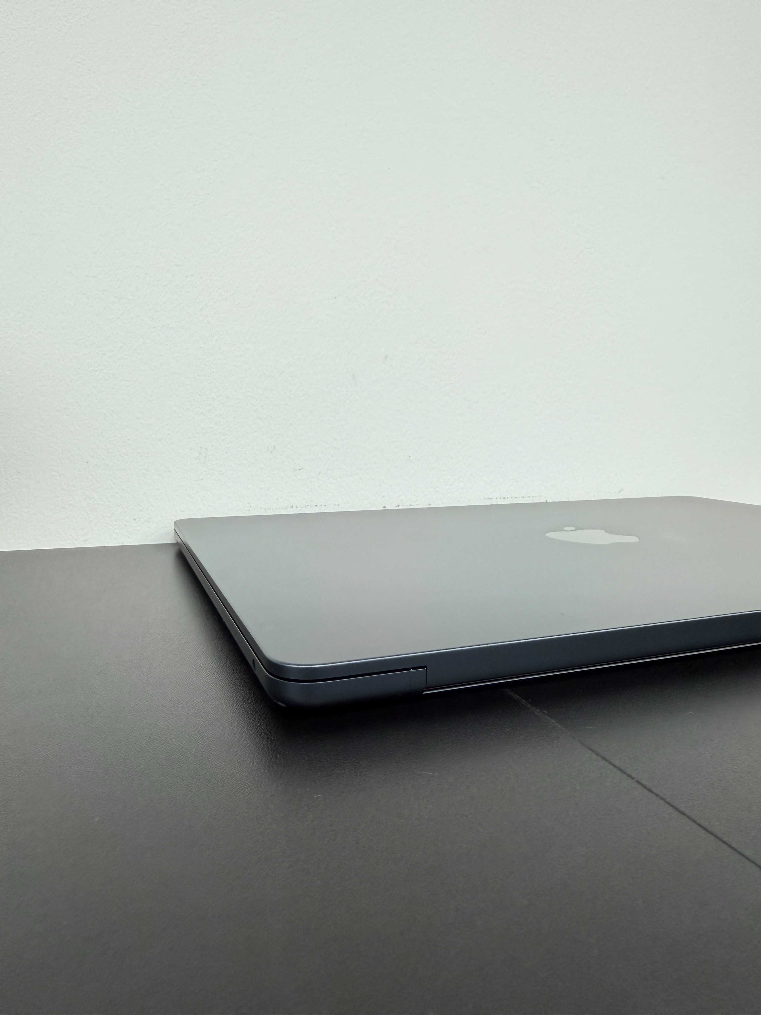 Macbook Air 15 2024 ( М3/ 16gb/ 256 ssd) Офіційна гарантія . 16095SV