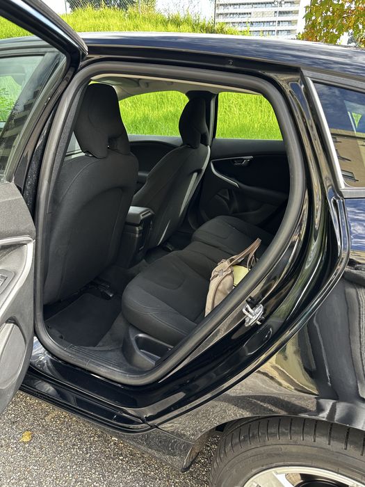 Volvo V40 com 106 mil km